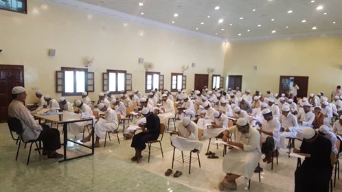 كلية الشريعة جامعة الأحقاف امتحانات نهائية