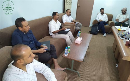 كلية هندسة وعلوم الحاسوب بجامعة الأحقاف تقيم اجتماعا لأعضاء هيئة التدريس (2)