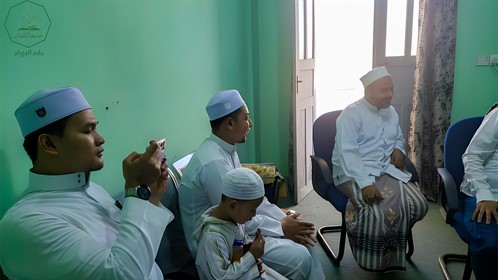 جامعة الأحقاف تستقبل الشيخ محمد زعيم رئيس مجلس شورى رؤساء المعاهد الدينية بإندونيسيا (3)
