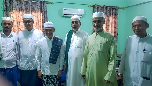 جامعة الأحقاف تستقبل الشيخ محمد زعيم رئيس مجلس شورى رؤساء المعاهد الدينية بإندونيسيا (5)