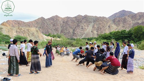 مركز تعليم اللغة العربية للناطقين بغيرها ينظم رحلة ثقافية ترفيهية للخربة (2)