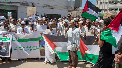 جامعة الأحقاف تنفذ وقفة تضامنية مع الشعب الفلسطيني (5)