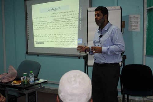 جامعة الاحقاف تقيم ورشة عمل بعنوان كتابة الرسائل والاطروحات العلمية (2) (1)