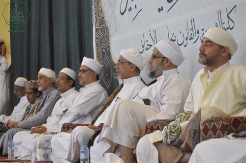 المولد النبوي السنوي الكبير بكلية الشريعة والقانون جامعة الأحقاف (2) (1)