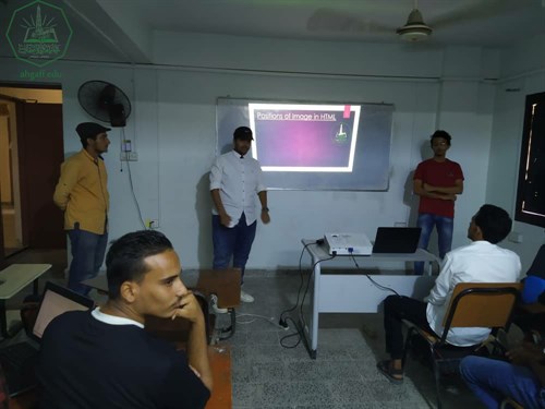 وحدة اللغة الإنجليزية بجامعة الأحقاف تقيم التقييم الشفهي الأول لطلاب كلية هندسة وعلوم الحاسوب (4)