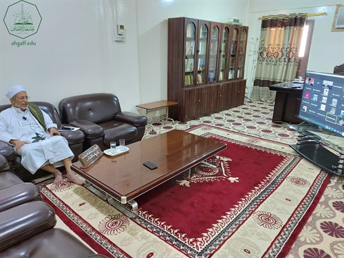 رئيس جامعة الاحقاف يشارك في الندوة العالمية بعنوان الإتجاه الفقهي في قانون الاحوال الشخصية اليمني (2)