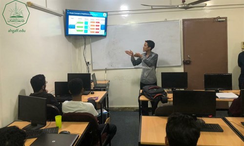 كلية هندسة وعلوم الحاسوب بجامعة الاحقاف تقيم نشاط العروض التقديمية بالتعاون مع وحدة اللغة الانجليزية (10)