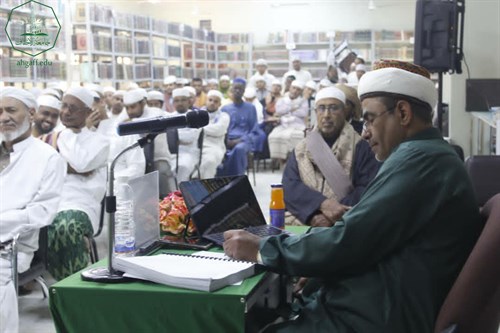 الباحث حامد بن عمر السقاف ينال الشهادة العالمية ( الدكتوراه) في اللغة العربية من كلية الدراسات العليا بجامعة الأحقاف (8) (1)