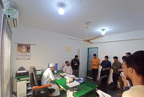طلاب قسم أنظمة معلومات حاسوبية بجامعة الاحقاف في زيارة لإدارة شؤون الوافدين (5) (1)