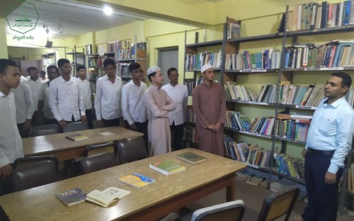 طلاب ثانوية النهضة العلمية الأهلية بسيئون في زيارة لجامعة الأحقاف (6)