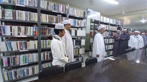 رئيس الجامعة يفتتح مكتبة الدكتور عبدالله بن سعيد الذبحاني الوقفية بكلية الشريعة والقانون (7)