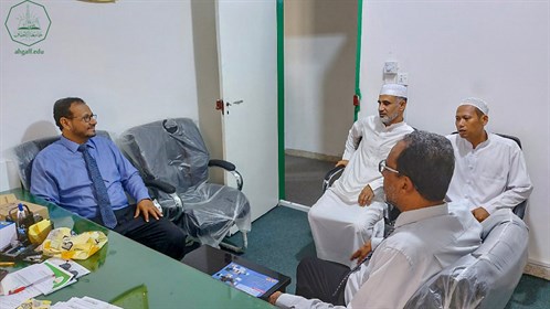 جامعة الأحقاف تستقبل رئيس جامعة العادل برئاسة الجامعة (9)