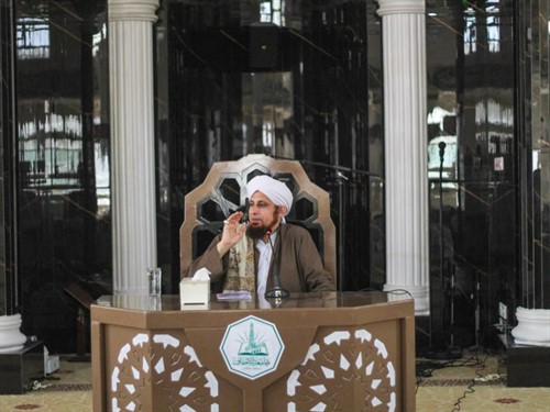 كلية الشريعة والقانون بجامعة الأحقاف بتريم تختتم دورة الخطابة والخروج الدعوي 02