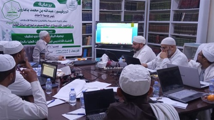 كلية الشريعة والقانون تقيم ورشتين تدريبيتين لبرامج الدراسات العليا