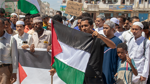 جامعة الأحقاف تنفذ وقفة تضامنية مع الشعب الفلسطيني