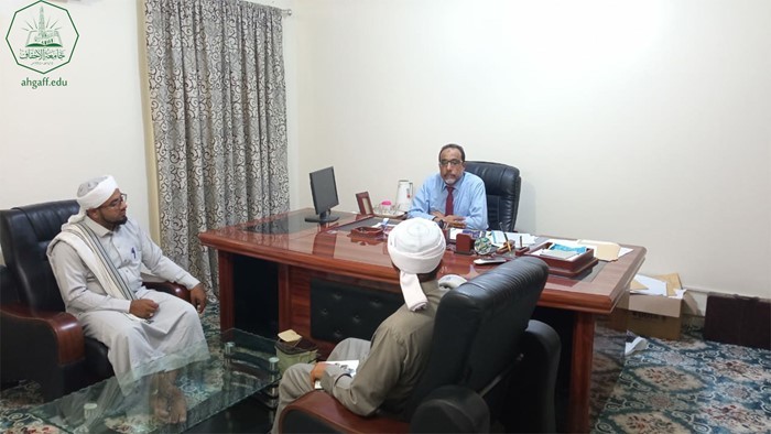 وفد دار القرآن للدراسات القرآنية بسيئون في زيارة لجامعة الأحقاف
