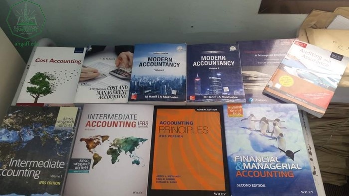 جامعة الاحقاف ترفد مكتبتها العلمية بأحدث المراجع العلمية في المحاسبة والادارة