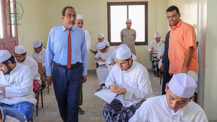 جامعة الأحقاف تدشن الإمتحانات الفصليه لطلاب المستوى الأول المجموعة الثانيه بكلية الشريعة و القانون