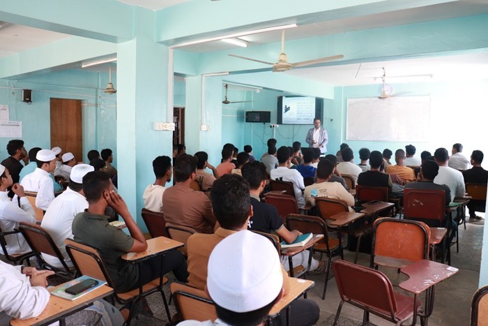 جامعة الأحقاف تختتم أسبوع الجودة بمحاضرة حول الجودة في التعليم الجامعي ودور الطالب في تحقيقها